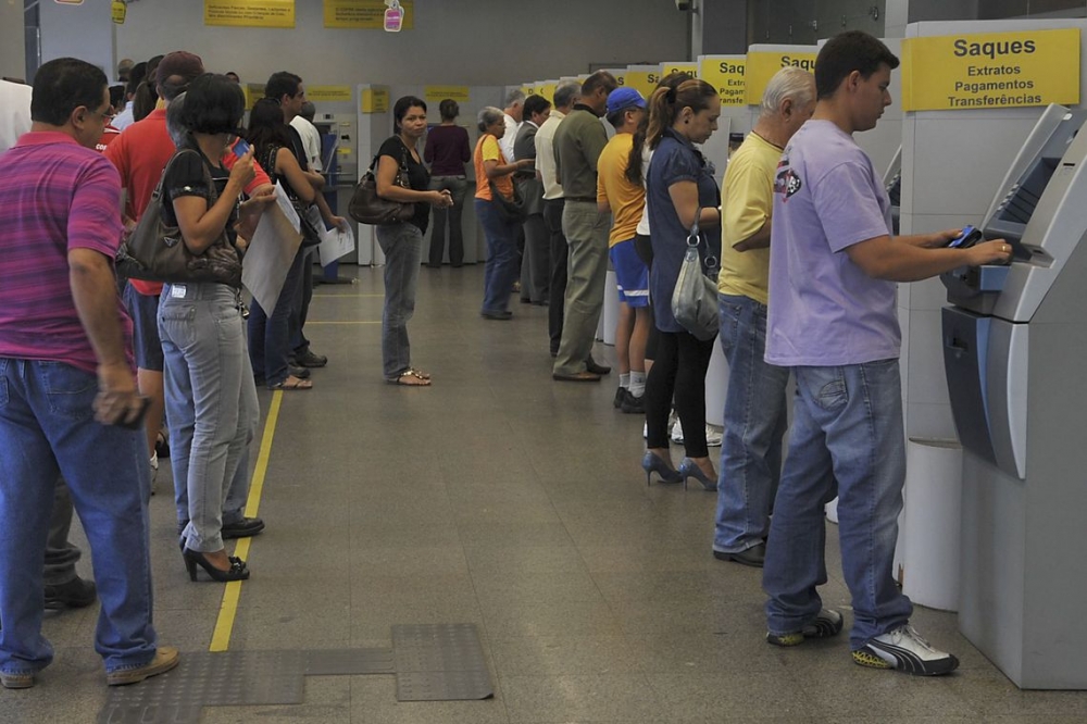 Ag�ncias banc�rias s� voltam a abrir na quarta-feira �s 12h