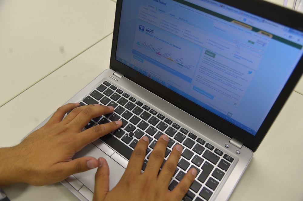 Contribuinte pode aproveitar feriado para preparar declara��o do IR