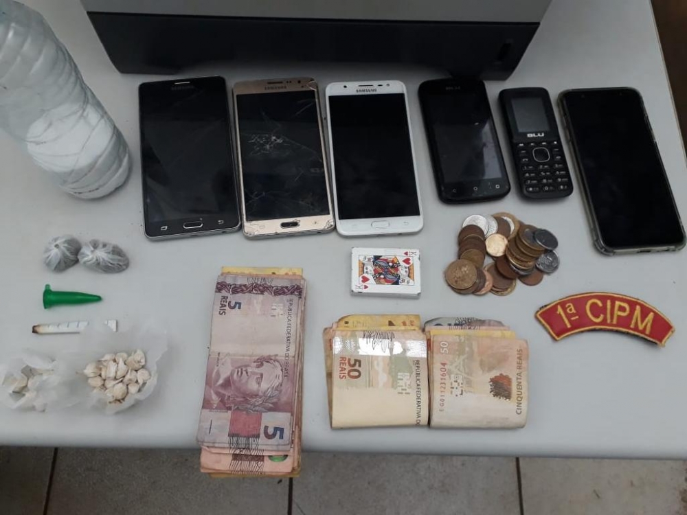 Vinte pessoas foram presas por tr�fico de drogas em v�rias cidades