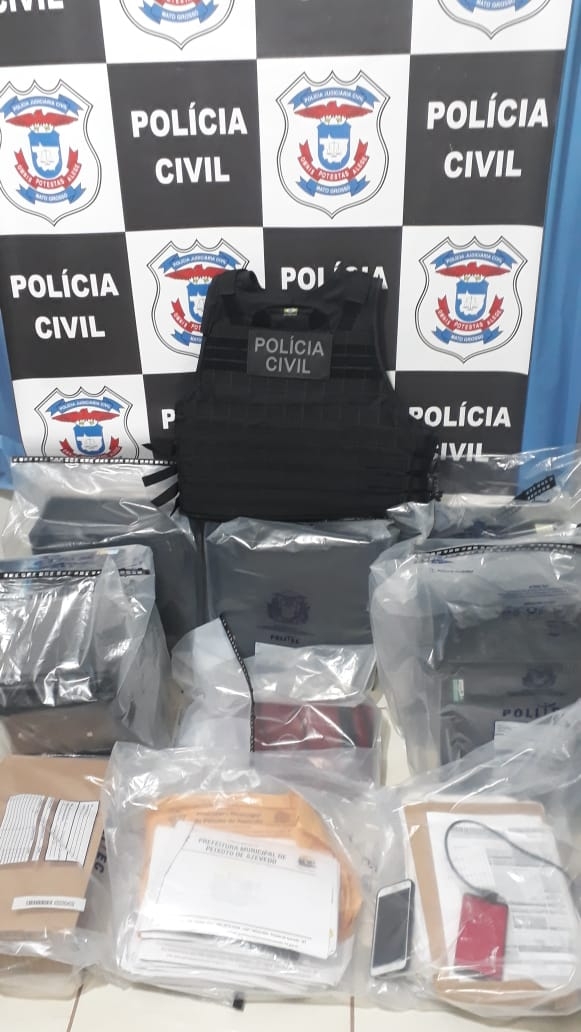  Pol�cia Civil cumpre buscas e prende fiscal por suspeita de com�rcio irregular de terrenos em Peixoto de Azevedo