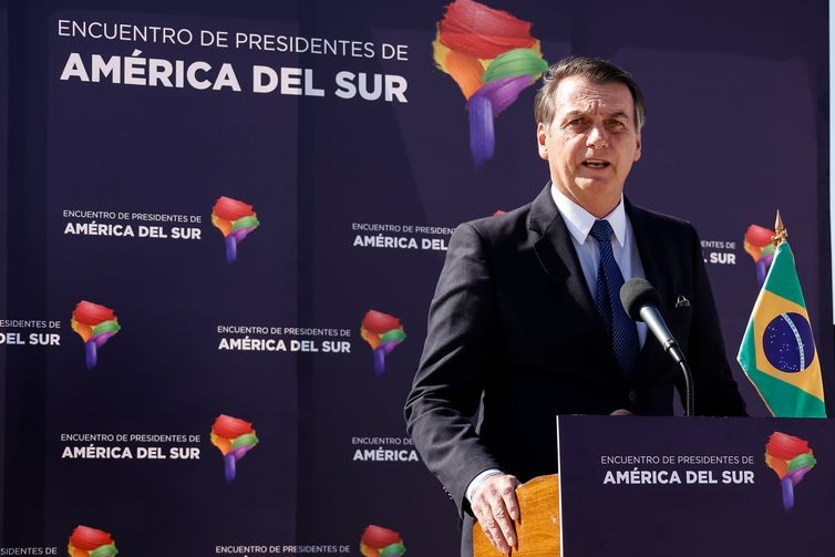 Bolsonaro se re�ne com seis presidentes sul-americanos
