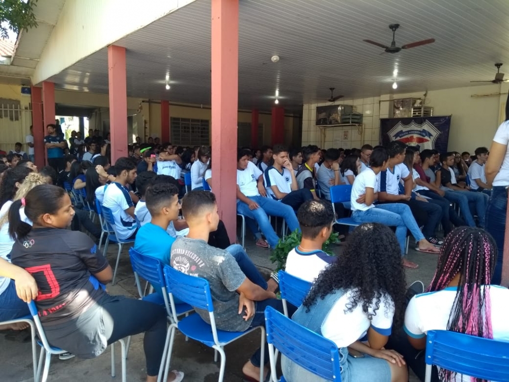  Pol�cia Comunit�ria realiza m�s de preven��o � viol�ncia virtual