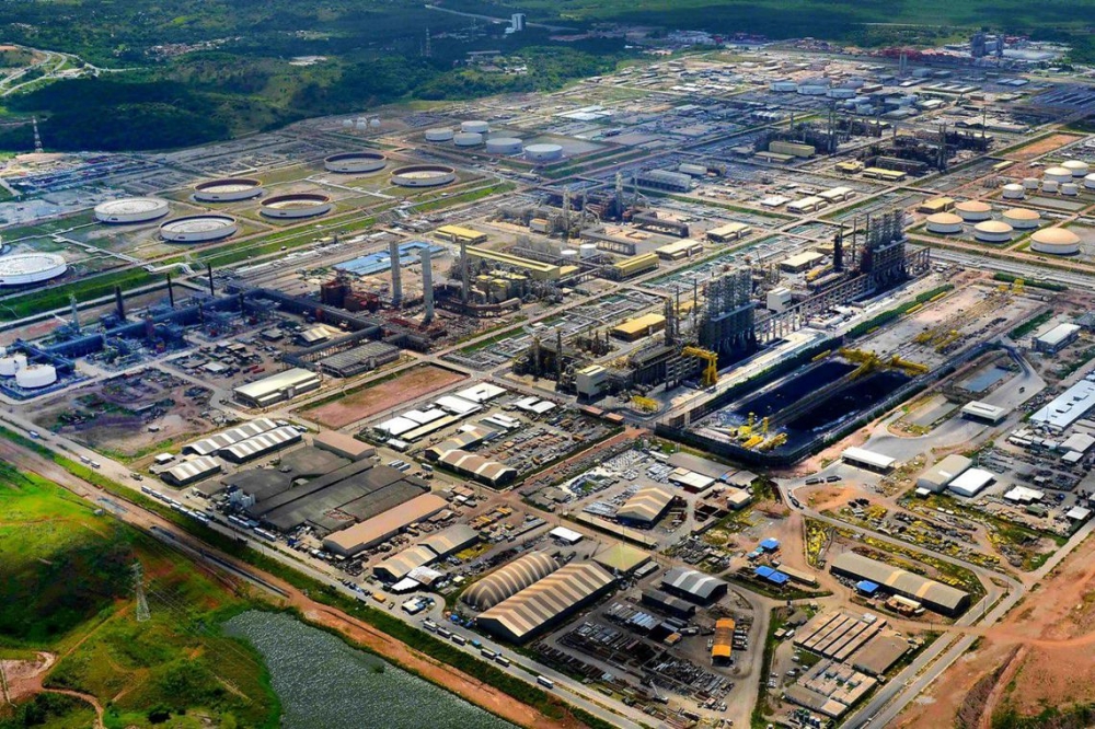 Petrobras sobe pre�o da gasolina nas refinarias em R$ 0,10