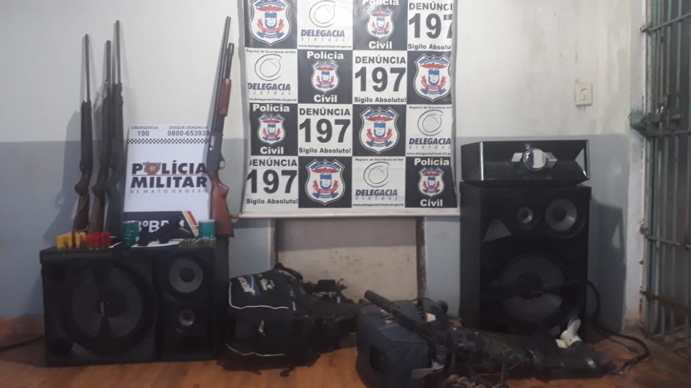  Sete armas de fogo e motores de popa s�o apreendidos em Confresa
