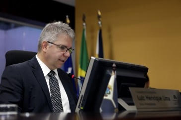 Continua suspensa licita��o de empresa para coleta de lixo hospitalar em Pocon�