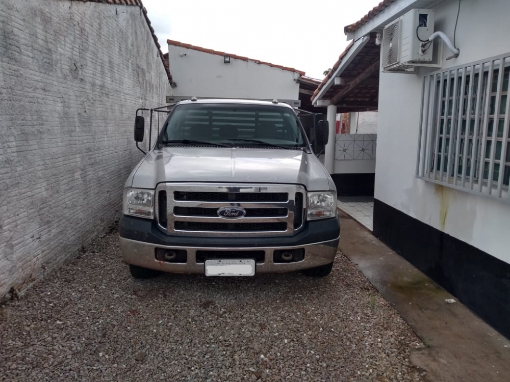  Caminhonete furtada em Cuiab� � recuperada pela Pol�cia Civil de Porto Esperidi�o