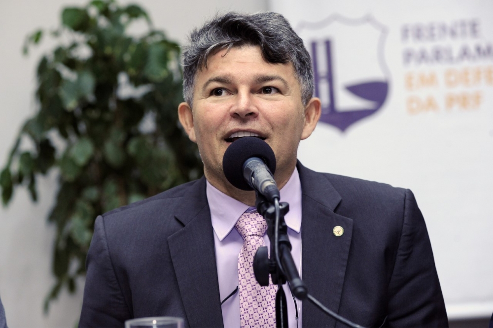 Medeiros � o segundo parlamentar que mais apresentou projetos na C�mara Federal
