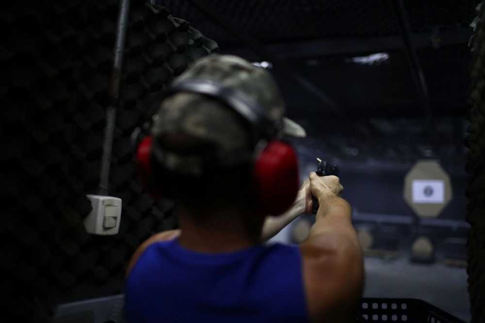 Bolsonaro afirma que decreto de armas foi feito 