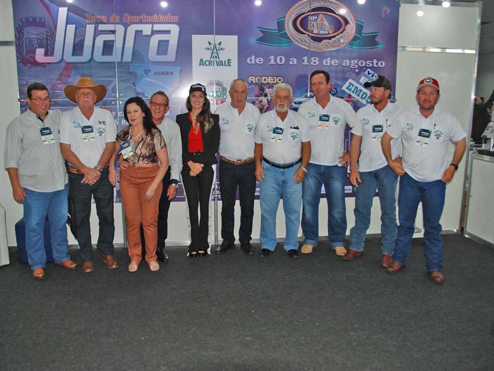Abertura do Acricorte re�ne mais de 1.200 pessoas para debaterem cadeia produtiva da carne