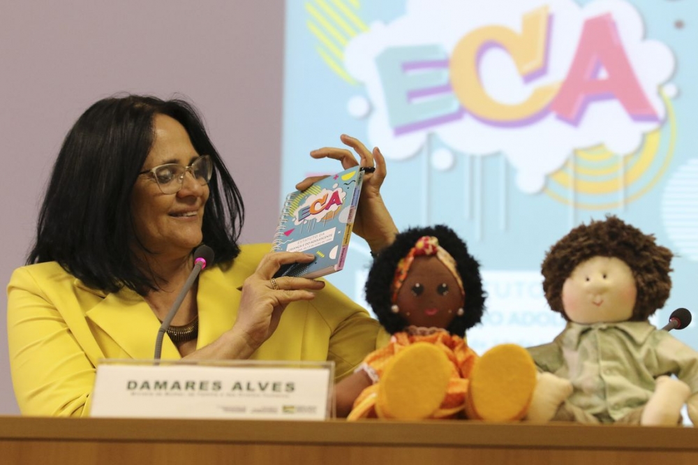 Governo lan�a nova vers�o do Estatuto da Crian�a e do Adolescente