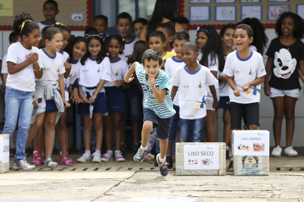 Propostas sobre Fundeb vital�cio ganham for�a no Senado