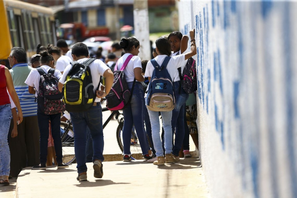 Escolas no DF poder�o ter revista de alunos e mais presen�a policial
