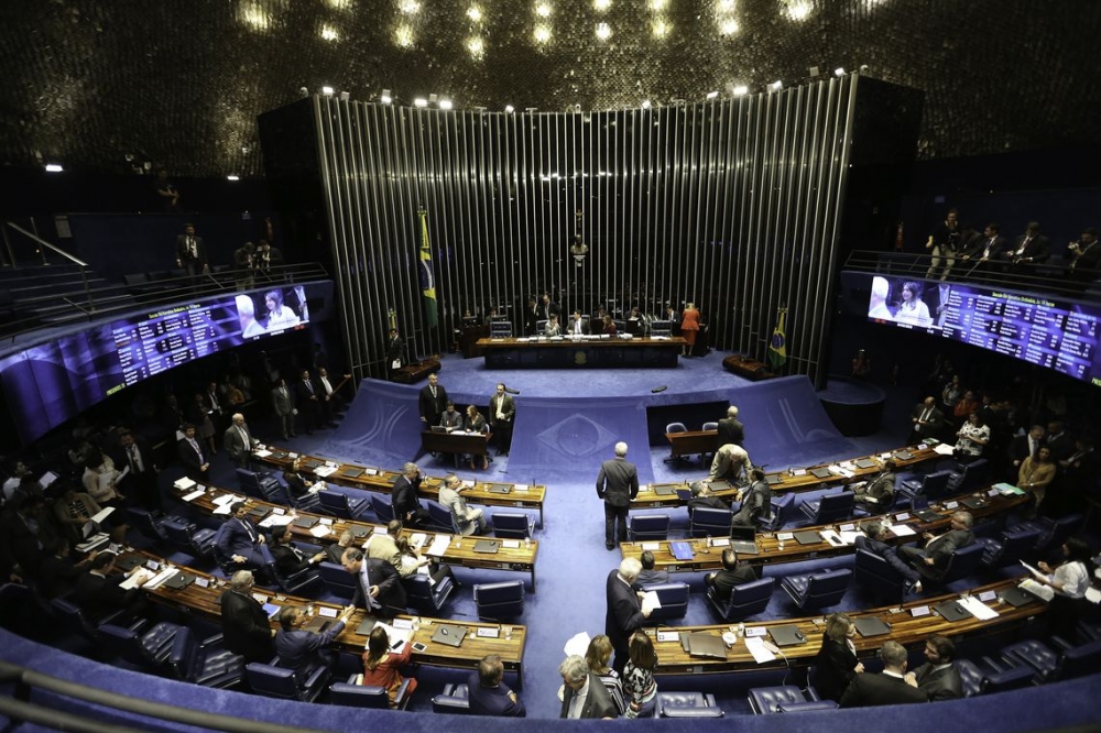  Senado aprova regulamenta��o da profiss�o de cuidador de idosos