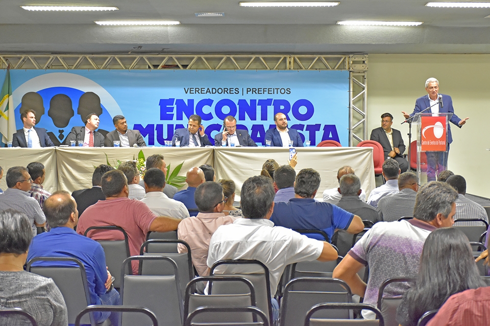 Prefeitos e vereadores defendem unifica��o de mandatos e apontam benef�cios para o pa�s