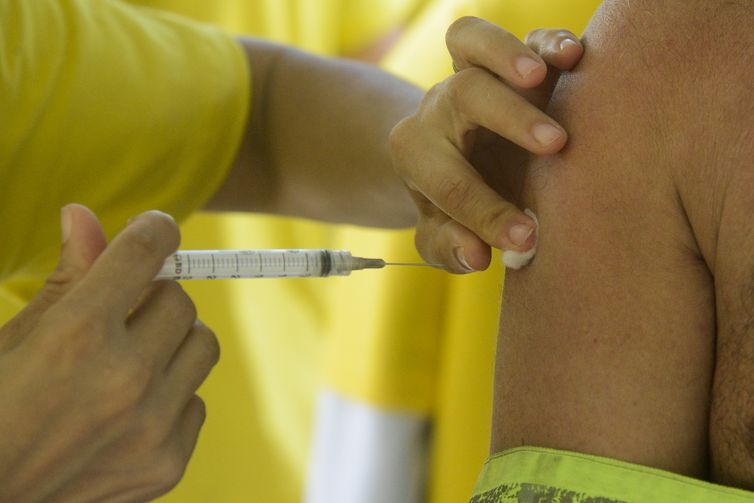 Toda a popula��o pode se vacinar contra a gripe a partir de hoje