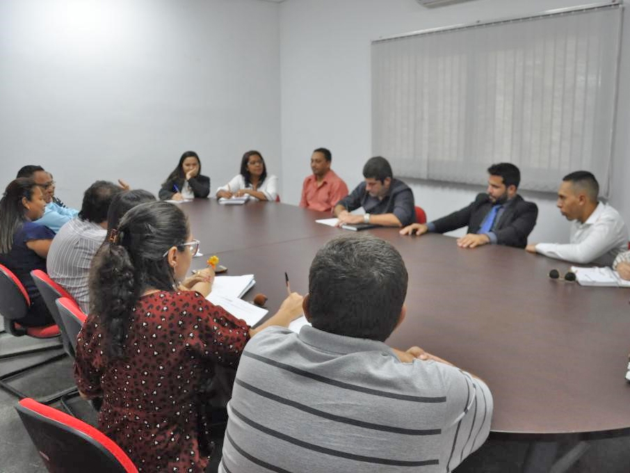 Procon-MT defende medidas para garantir direitos de idosos que usam transporte intermunicipal