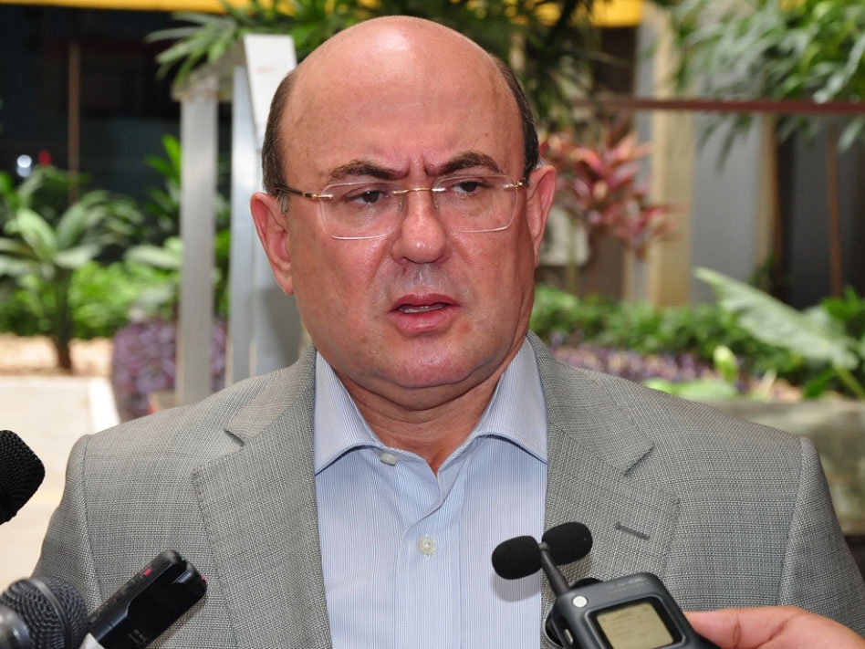 Justi�a d� 15 dias para Riva defender pens�o de R$ 25,3 mil em Mato Grosso
