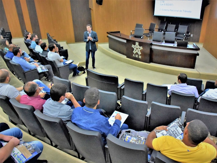 Capacita��o na AMM orienta servidores sobre municipaliza��o do tr�nsito