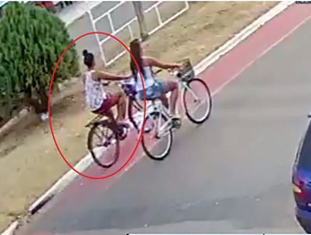 Investigada perde pris�o domiciliar ap�s ser flagrada de bicicleta pelas ruas de Vera