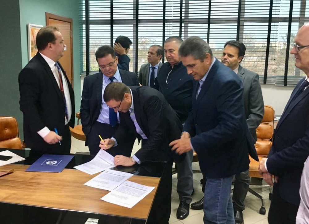 Intermat recebe servidores cedidos do Legislativo para agilizar regulariza��o fundi�ria