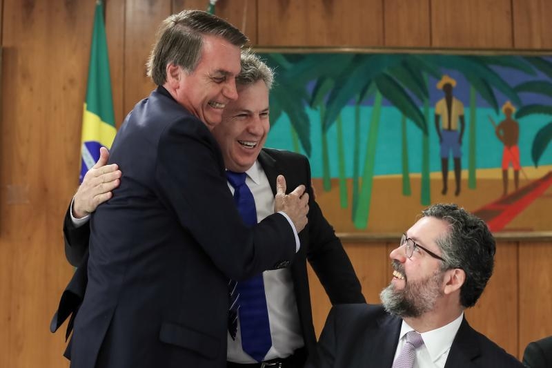 Bolsonaro d� tr�s not�cias excelentes ao Estado.