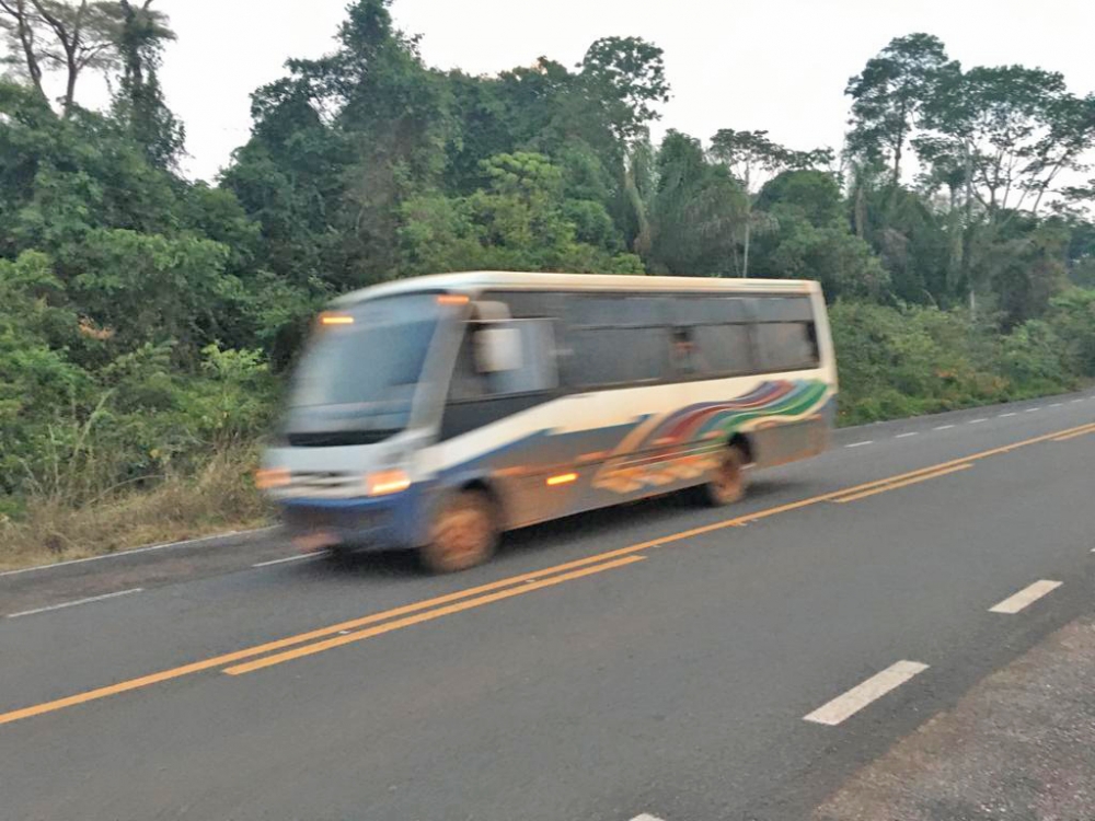 Ciclistas reclamam que alguns ve�culos automotores n�o os respeitam nas rodovias.