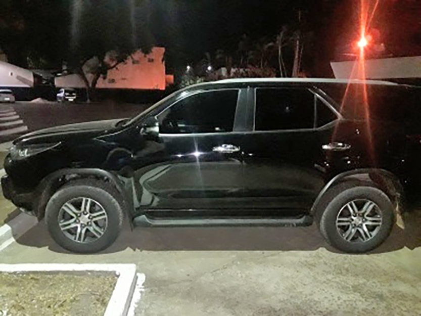 Pol�cia encontra manchas de sangue em carro de mulher desaparecida