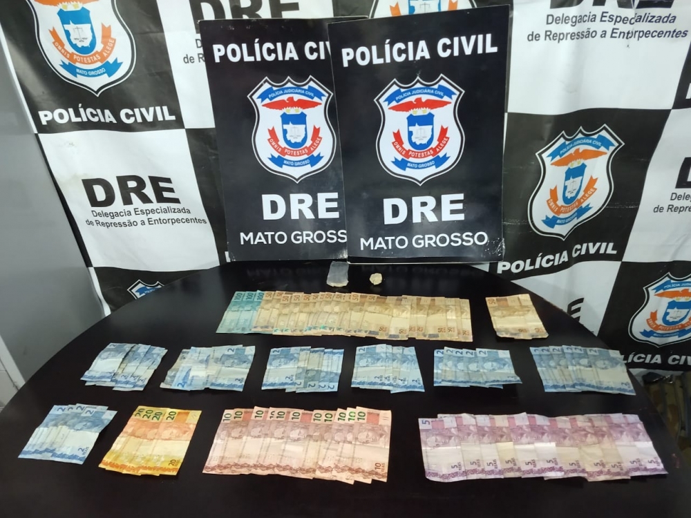  Policiais civis cumprem buscas e prendem suspeito por tr�fico no bairro Bela Vista