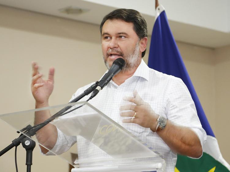 Projeto de Oscar Bezerra que pede afastamento de professor investigado por pedofilia � aprovado em comiss�o na AL