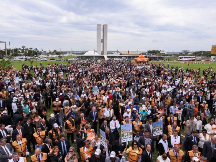 Prefeitos de Mato Grosso se mobilizam em Bras�lia contra extin��o de 34 munic�pios.