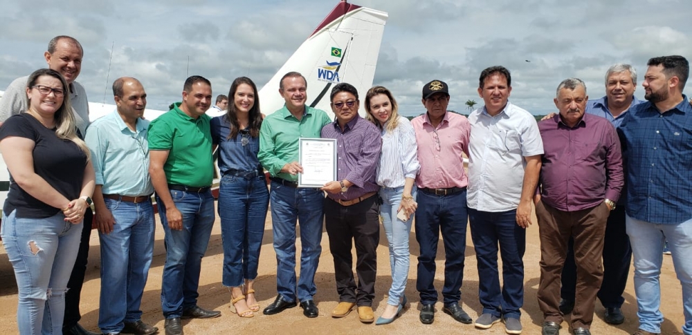 Prefeito entrega e lan�a obras no anivers�rio de Col�der com a presen�a do senador Wellington e deputada Janaina
