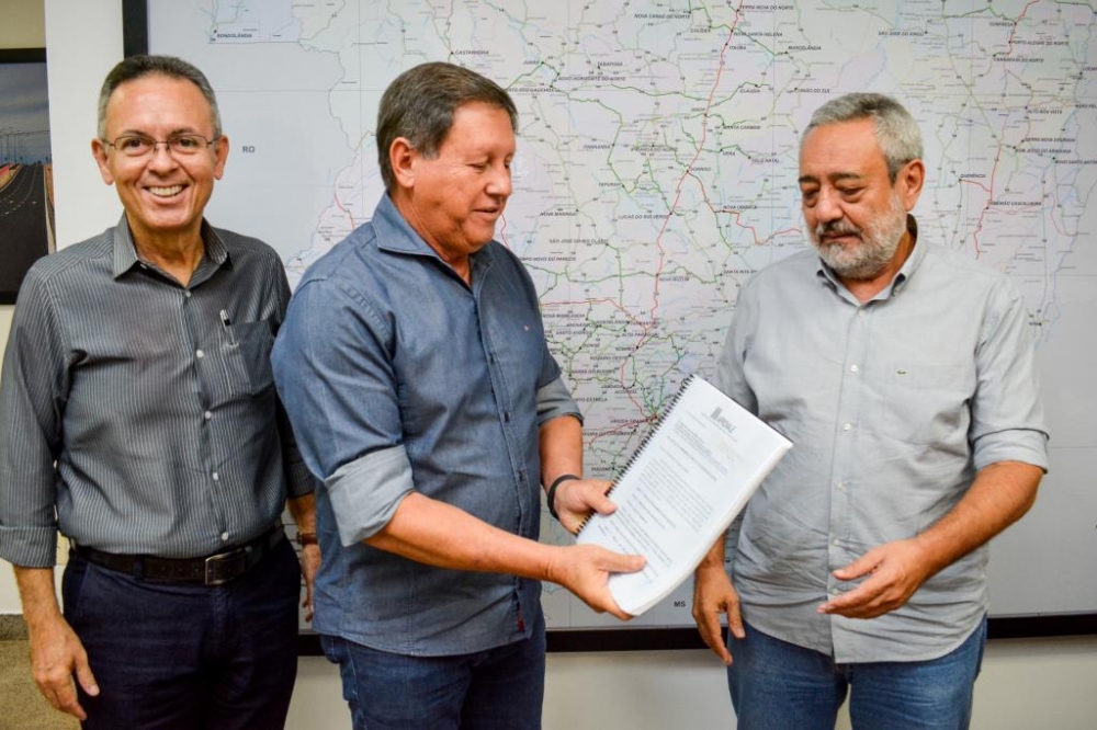 Governo recebe primeira proposta para pavimenta��o de rodovias por meio de PPPs sociais