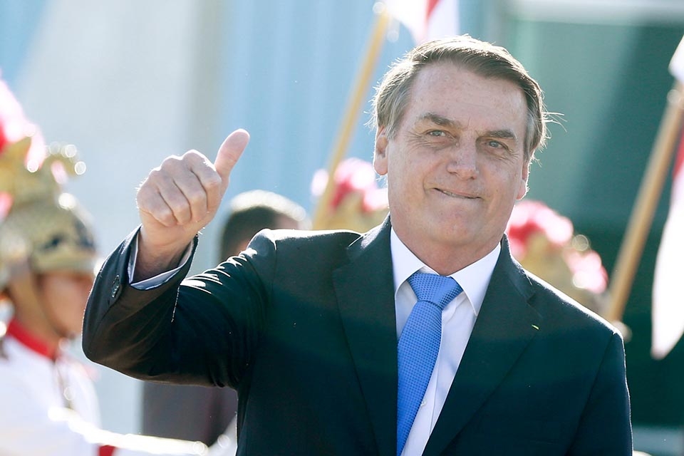 Bolsonaro inaugura dia 14 asfalto na BR-163 no Par� por onde � escoada safra de Mato Grosso