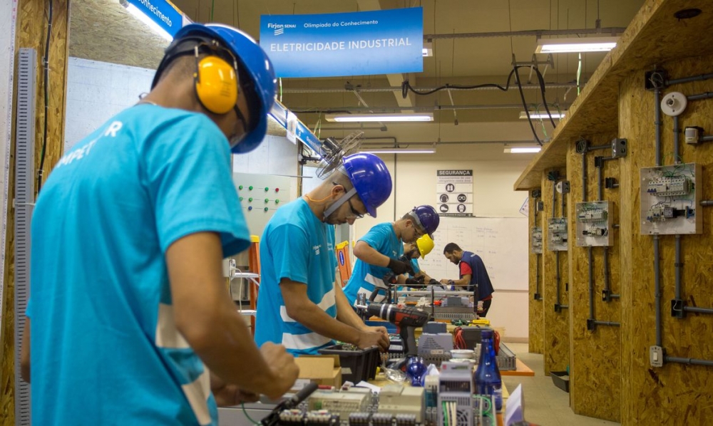 �ndices da FGV revelam melhora no mercado de trabalho em fevereiro
