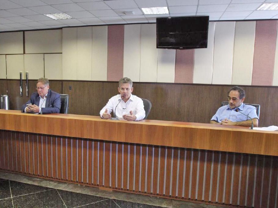 �Precisamos conter a pandemia e garantir empregos ao mesmo tempo�, alerta governador