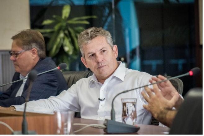 Mauro anuncia novo decreto e aumenta quarentena das escolas de MT