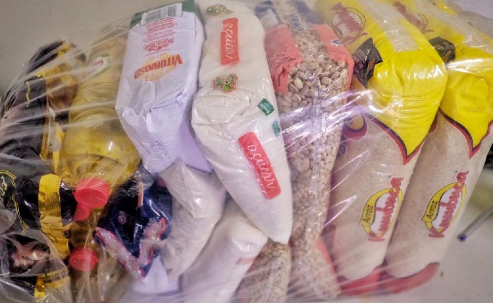 Governo de Mato Grosso beneficia mais de 55 mil fam�lias com kit de alimenta��o escolar