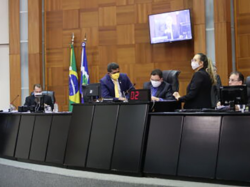 Deputados aprovam multa de R$ 80,00 para quem n�o usar m�scara em Mato Grosso