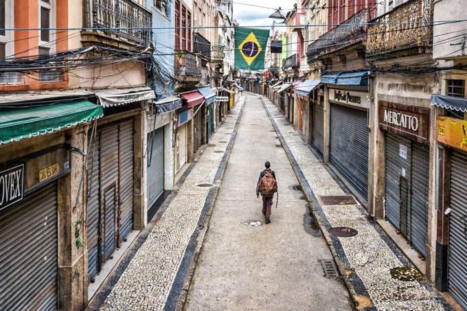 Pandemia de covid-19 no Brasil pode acabar s� em novembro, diz estudo