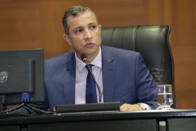 �s v�speras de posse, deputado desiste de assumir secretaria de Estado 