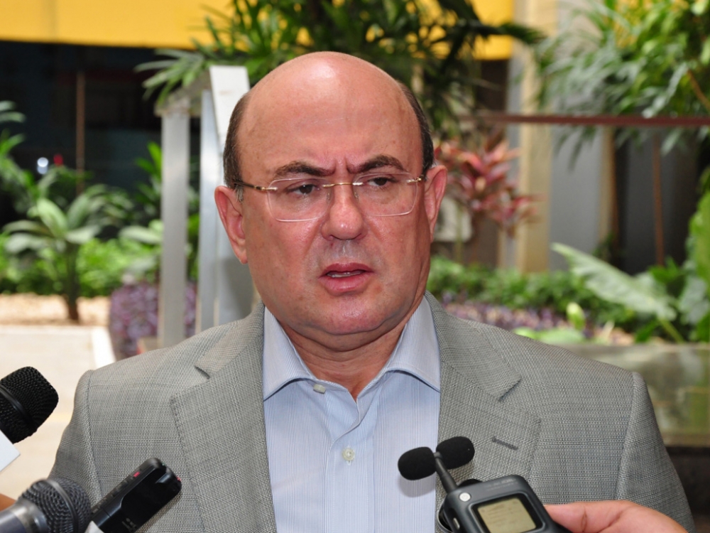 Riva pede para suspender depoimento em CPI e adianta que ficar� em sil�ncio
