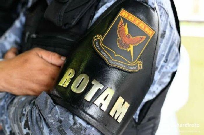Foragido por homic�dio apresenta nome falso, mas m�e percebe e informa equipe da Rotam