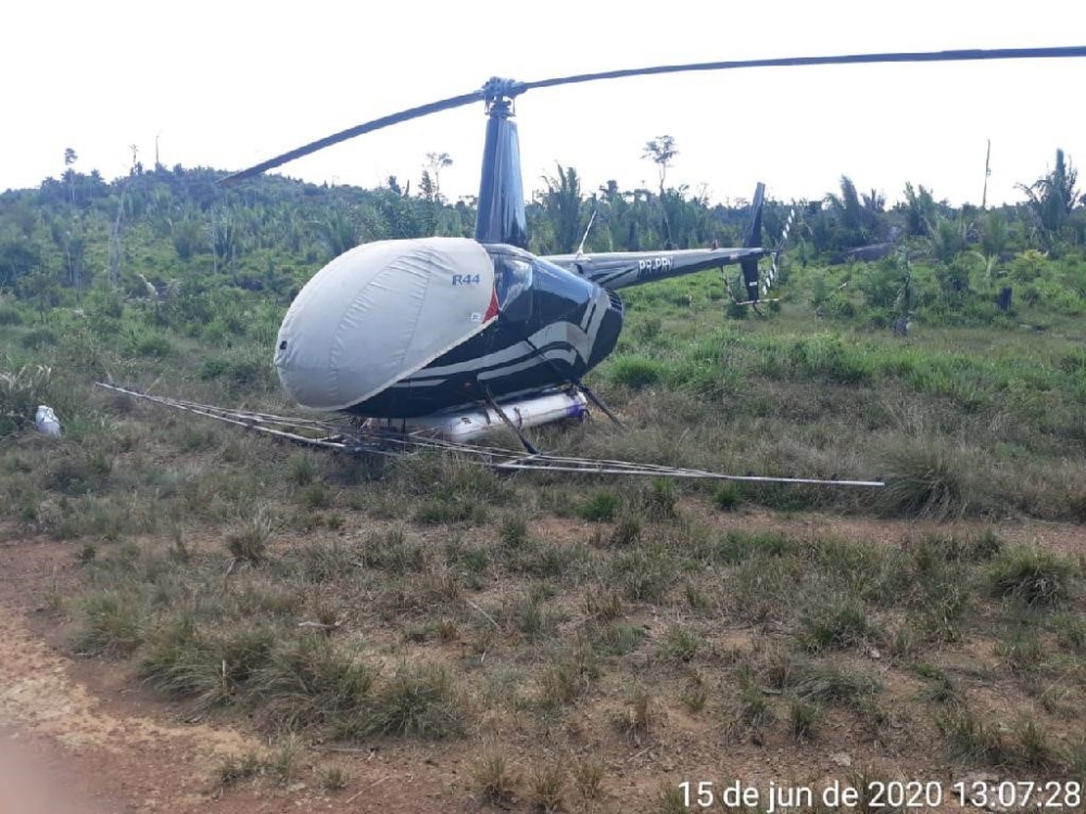 A��o integrada apreende helic�ptero usado em desmatamento ilegal na Amaz�nia