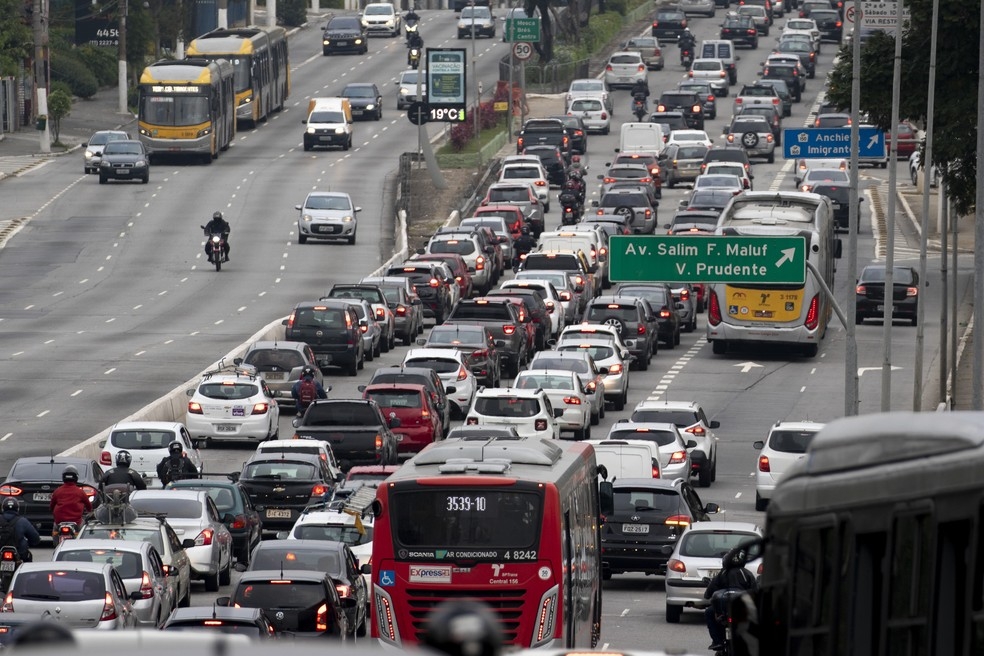 C�mara muda projeto do C�digo de Tr�nsito e fixa em 10 anos validade da CNH de motorista profissional