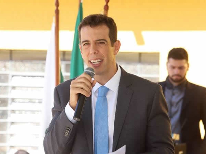 Renato Feder pode ser confirmado ainda nesta sexta como novo ministro da Educa��o