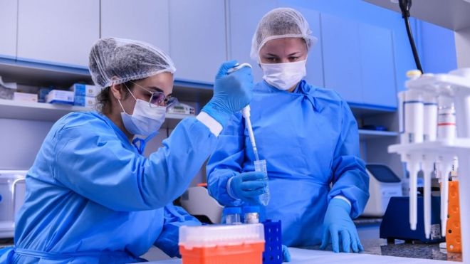 Coronav�rus: por que vamos precisar de mais de uma vacina contra a covid-19 para combater a epidemia?