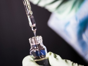 COVID-19: Vacina testada no Brasil pode ter registro liberado em junho de 2021
