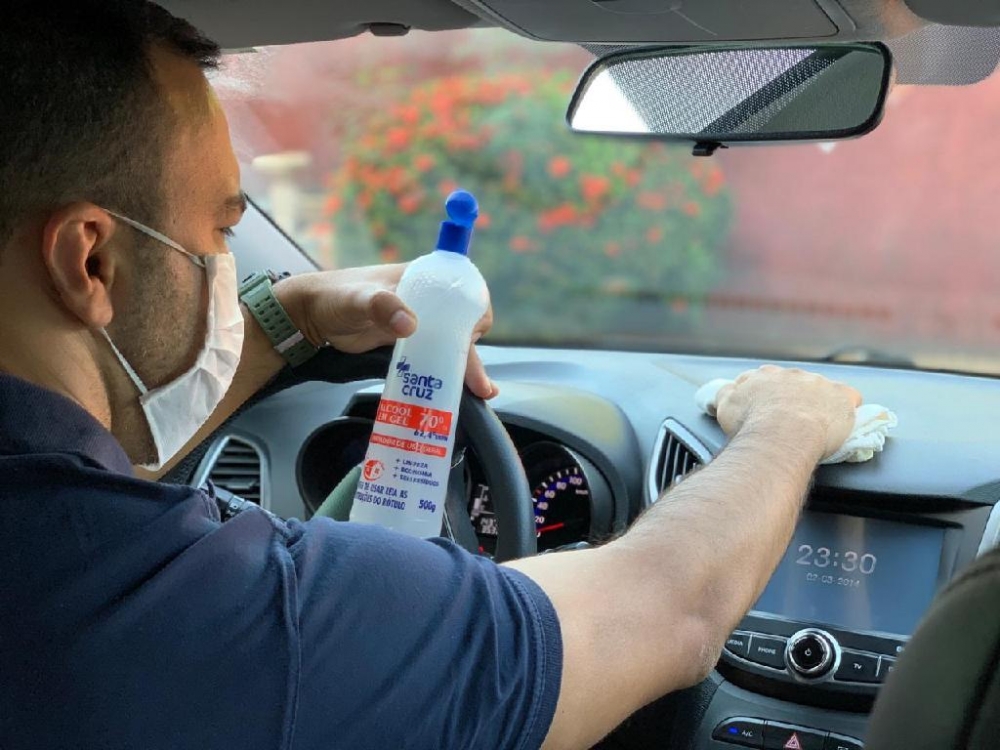 Saiba como higienizar o carro e a moto para preven��o ao novo coronav�rus