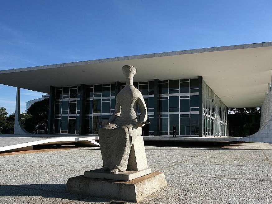 Governo de MT aciona STF porque categoria de professores beneficiada n�o existe
