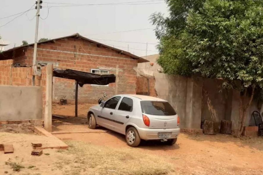M�e derruba muro sobre a filha de 11 anos que morre esmagada